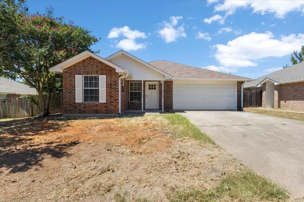 1114 Woodlands Park, Lindale