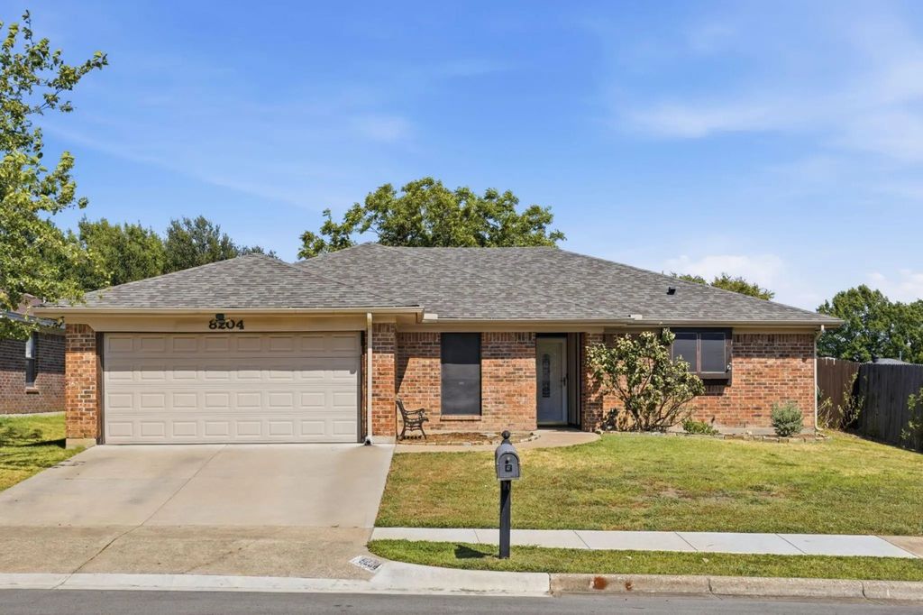 8204 Lara Lane, Watauga