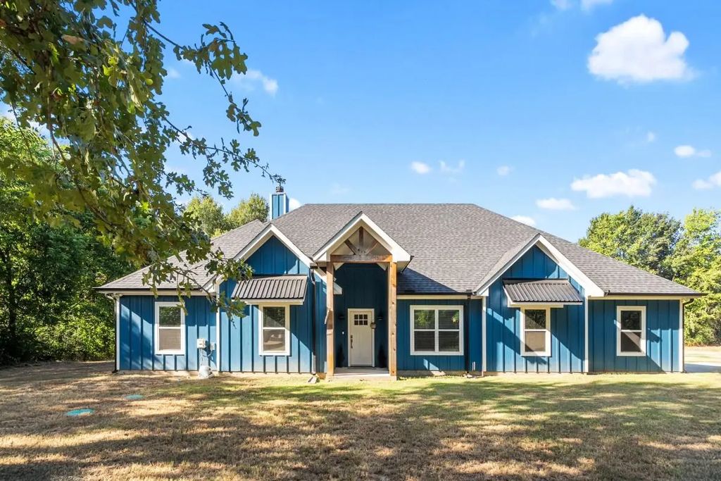 914 Pin Oak Street, Trinidad