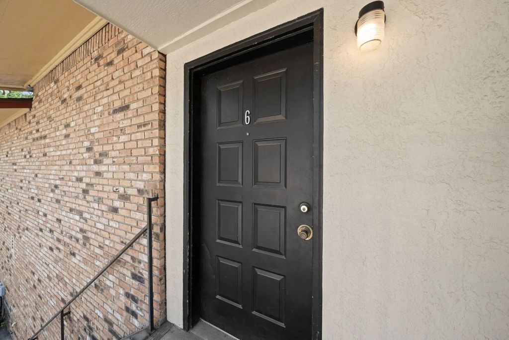 1108 N Elm Street 6, Denton