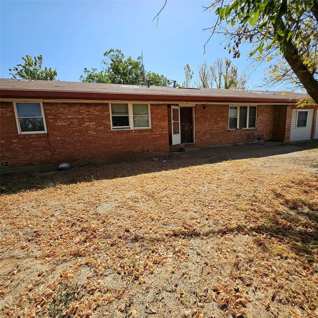 5019 Fm 2123, Paradise