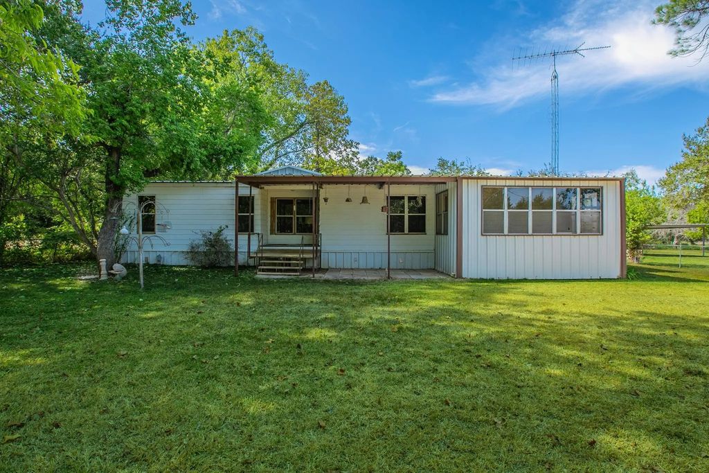 5749 S Rock Creek Loop, Waco