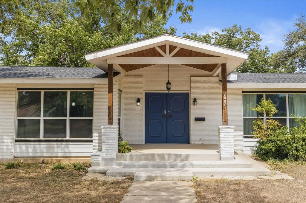 2006 11th Street, Brownwood