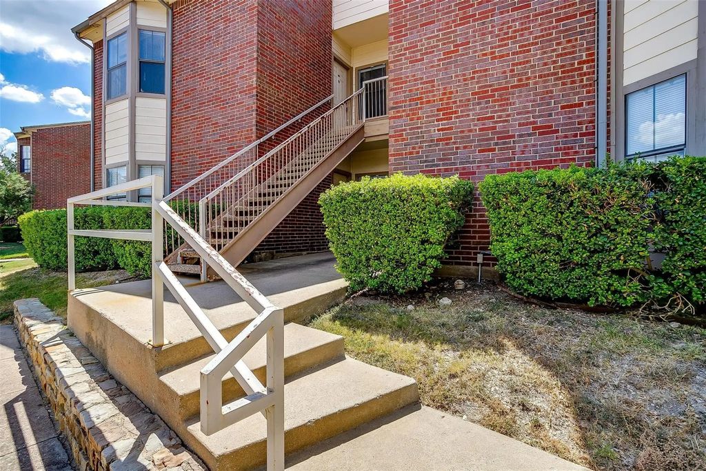 3212 Donnelly Circle 502, Fort Worth