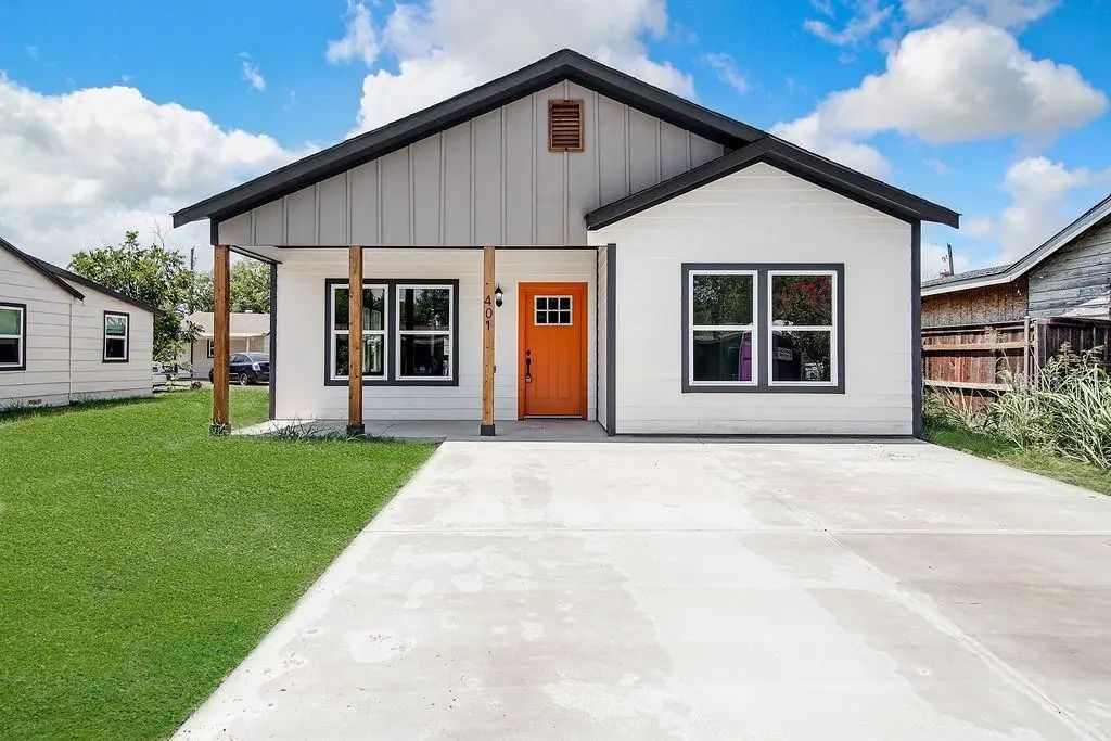 403 N Hansbarger Street, Everman