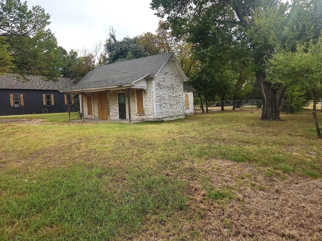 200 S Main Street, Joshua