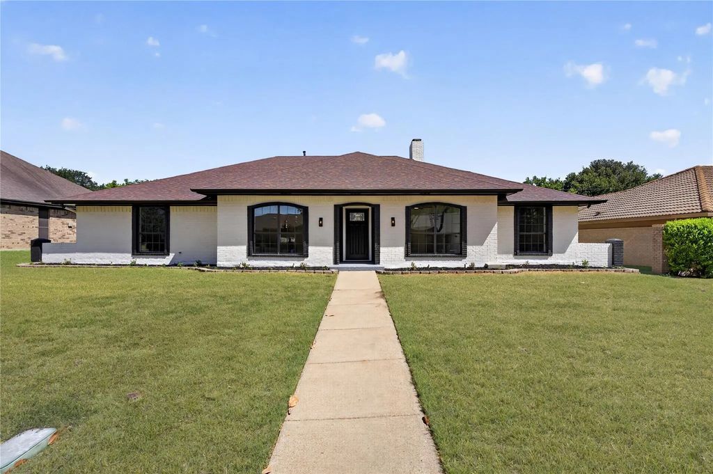 319 Hummingbird Lane, Duncanville