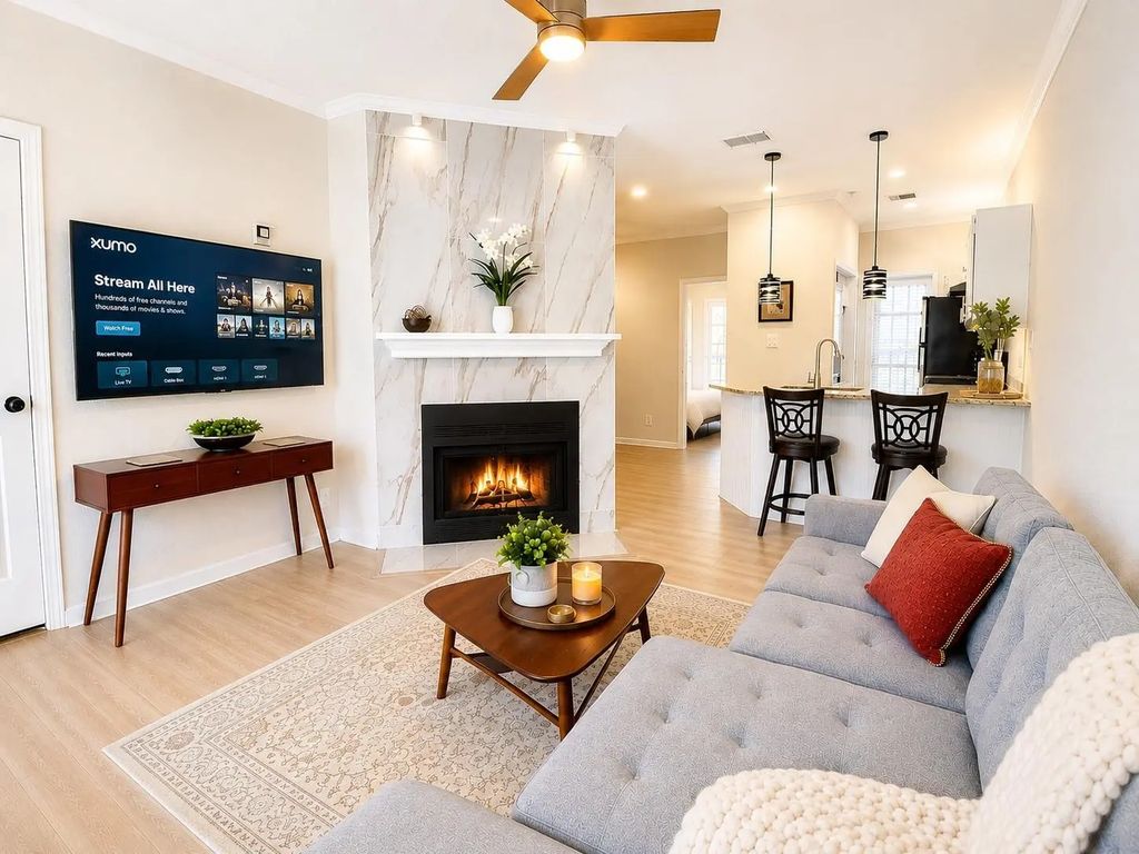 4800 W Lovers Lane 111, Dallas