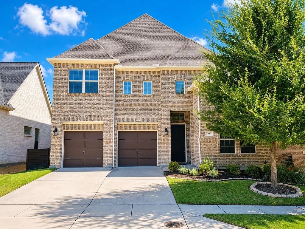 941 Leola Lane, Allen