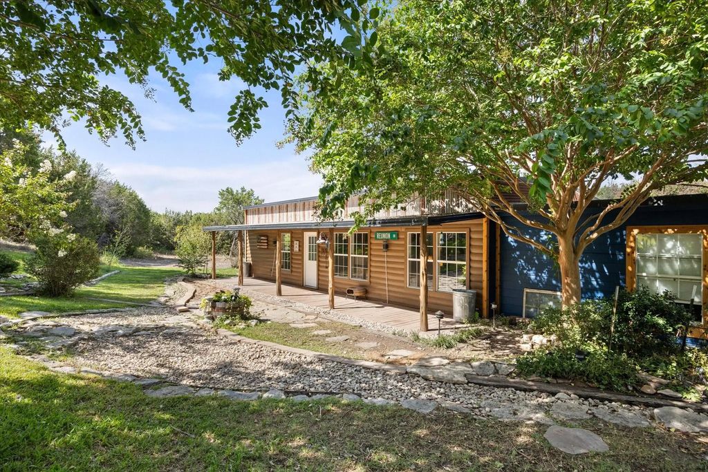 1393 Shady Oaks Circle, Glen Rose