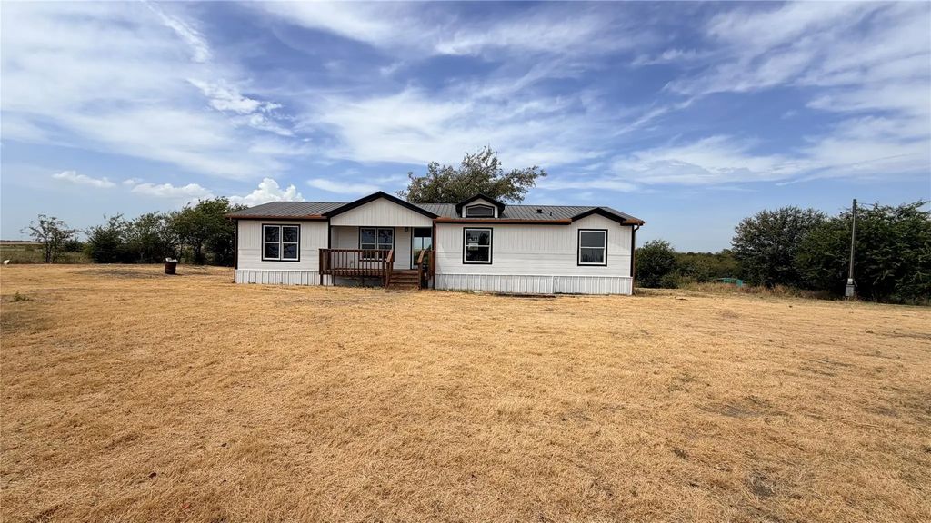 716 Coyote Trail, Rhome