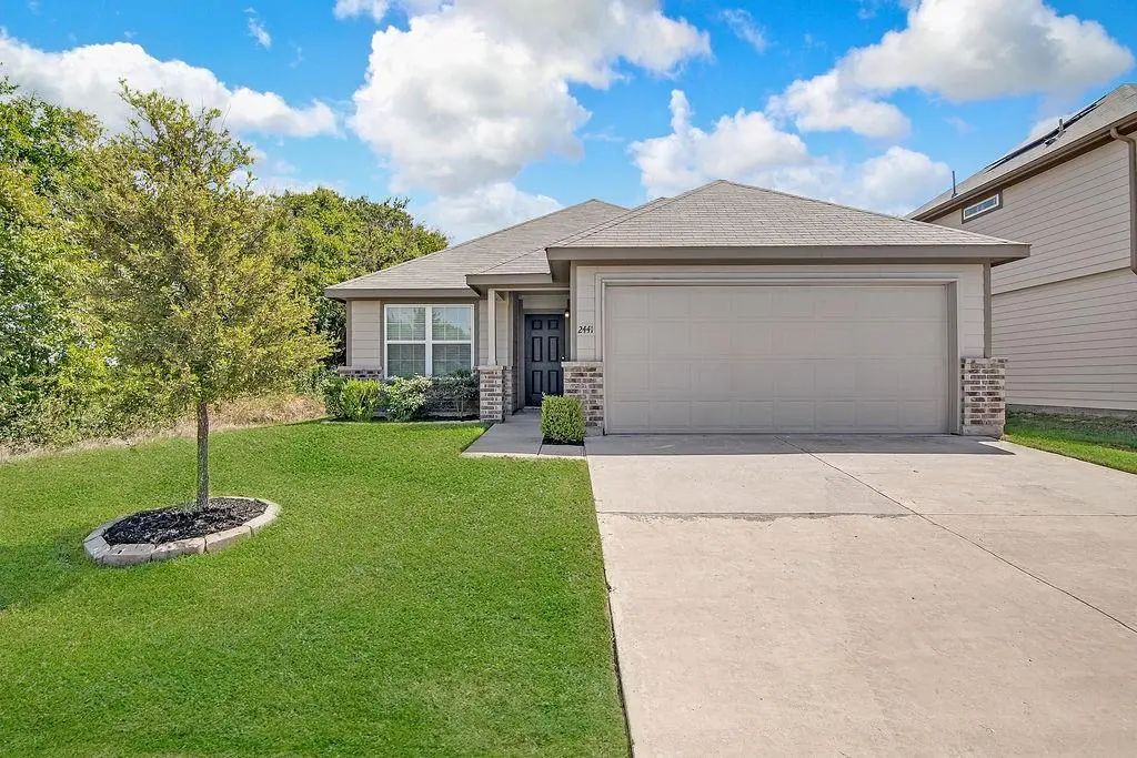 2441 Bear Oak Drive, Fort Worth