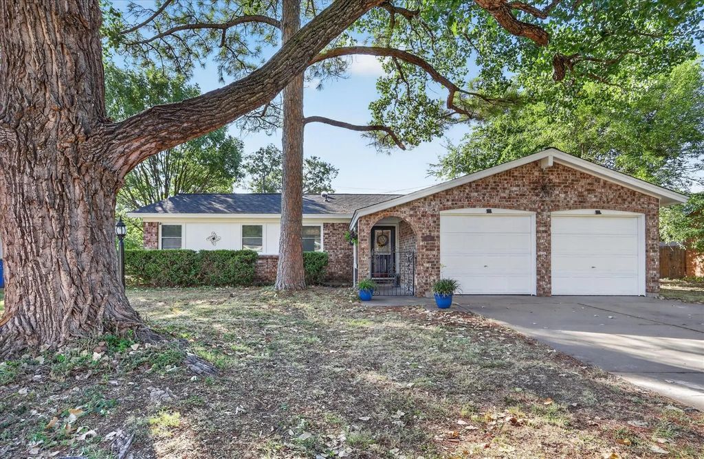 441 Nathan Street, Burleson