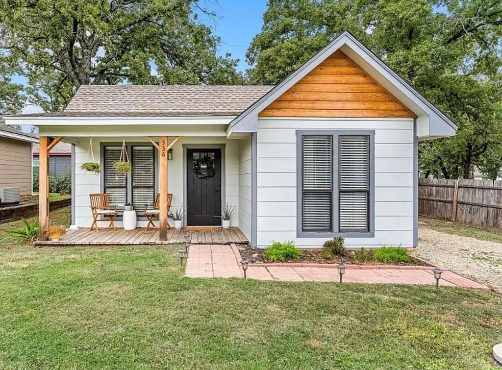 536 Western Hills Trail, Granbury