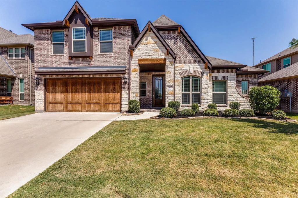 11428 Colonial Trace Lane, Fort Worth