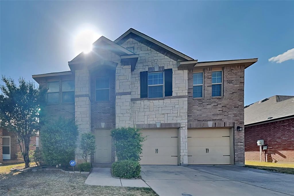 8841 Noontide Drive, Fort Worth