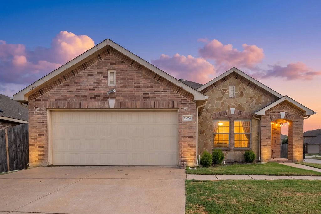 2924 Grand Gulf Road, Fort Worth