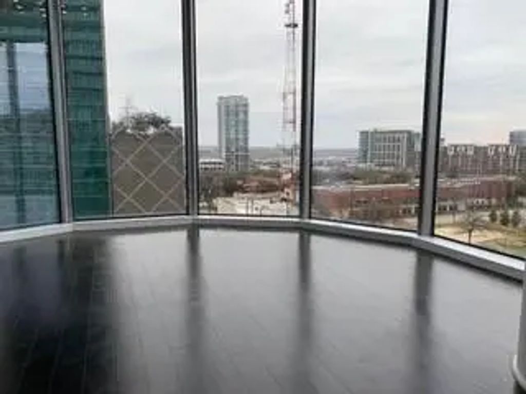 2900 Mckinnon Street 804, Dallas