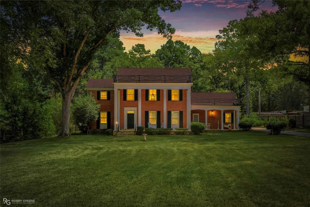 805 N Arkansas Street, Springhill