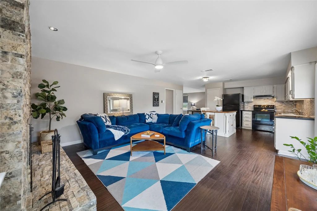 1809 Windsong Trail, Richardson