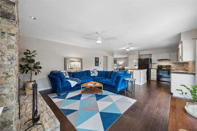 1809 Windsong Trail, Richardson