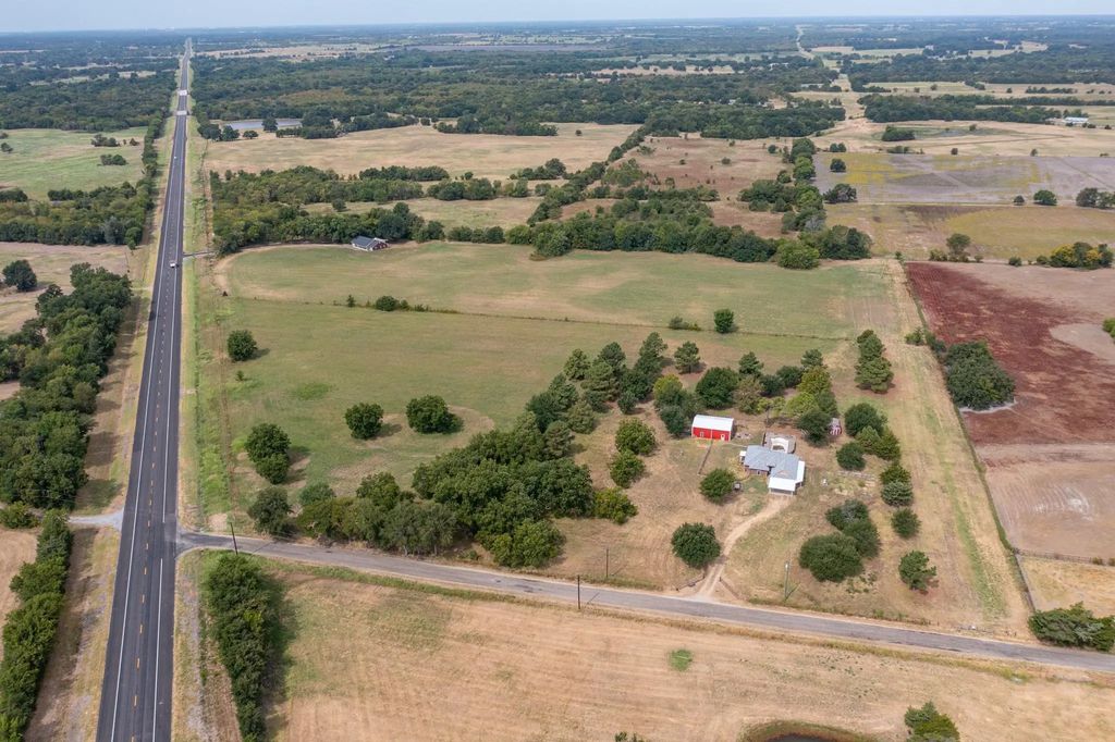 3016 County Road 4405, Commerce