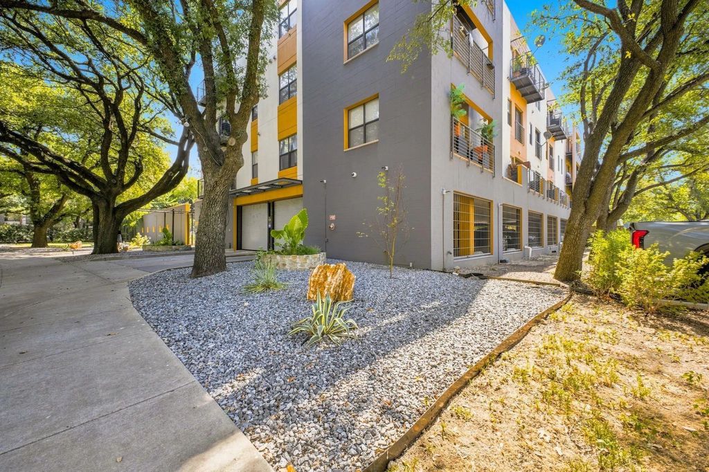 4108 Office Parkway 124, Dallas