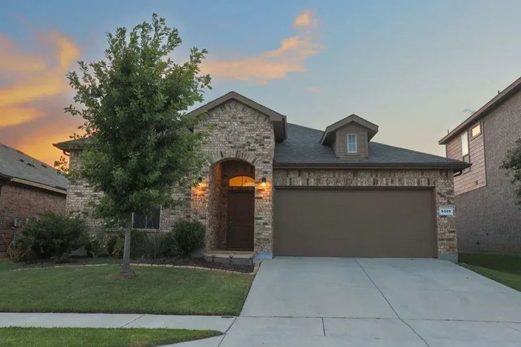 9105 Pearfield Road, Fort Worth