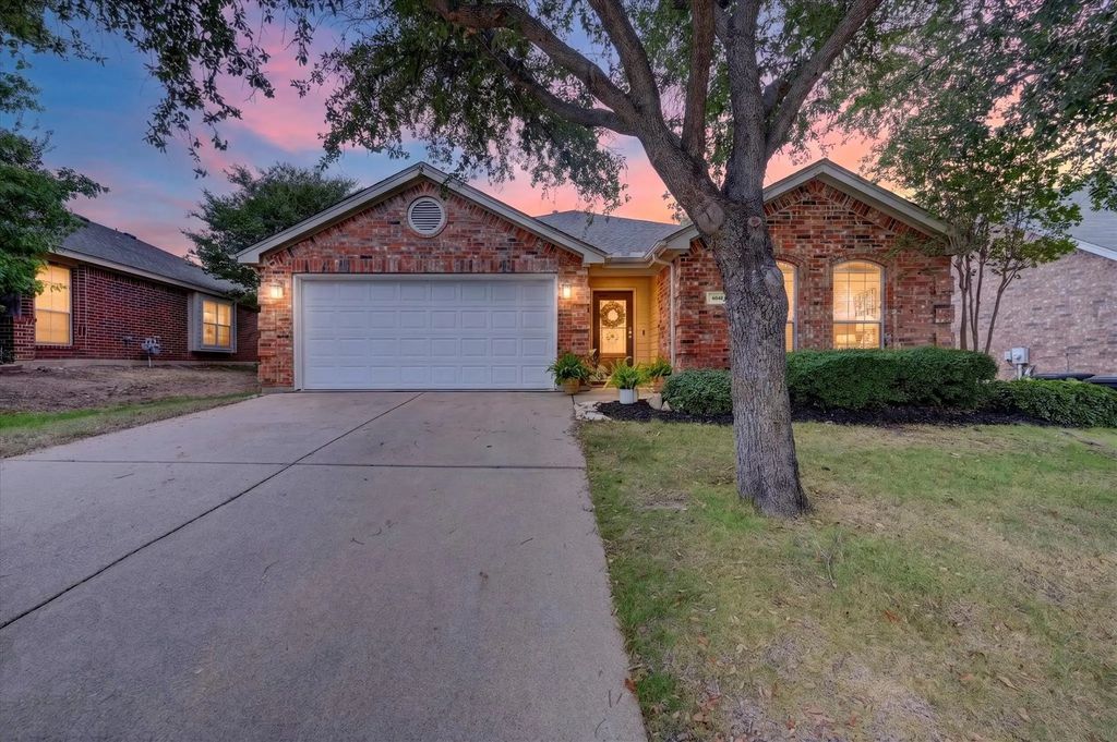 6040 Walleye Drive, Fort Worth