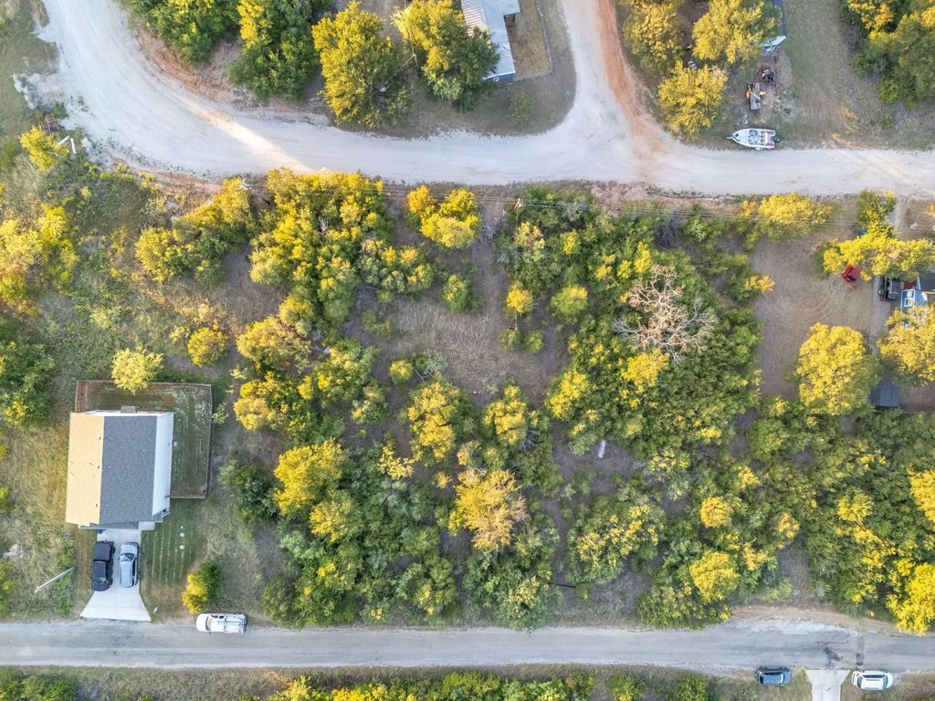 5712 Black Pine Circle, Granbury