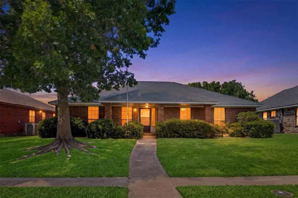 821 Creek Valley Road, Mesquite
