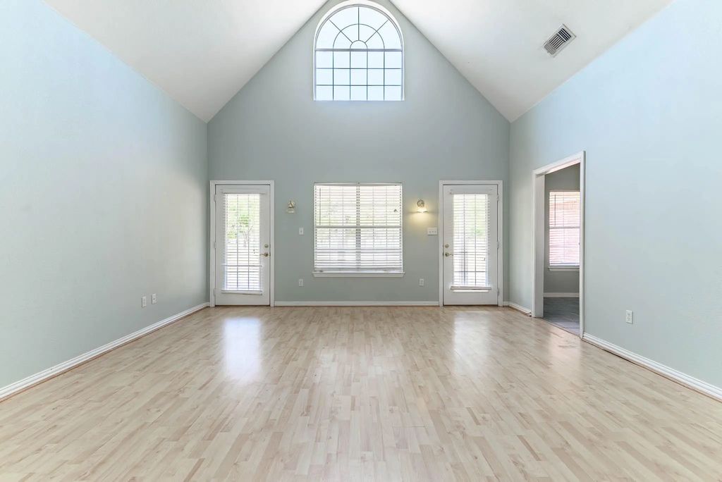 9009 Ravenswood Road, Granbury