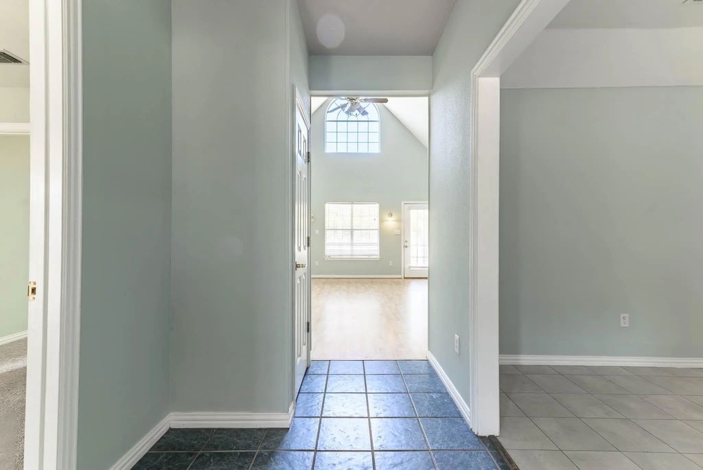 9009 Ravenswood Road, Granbury