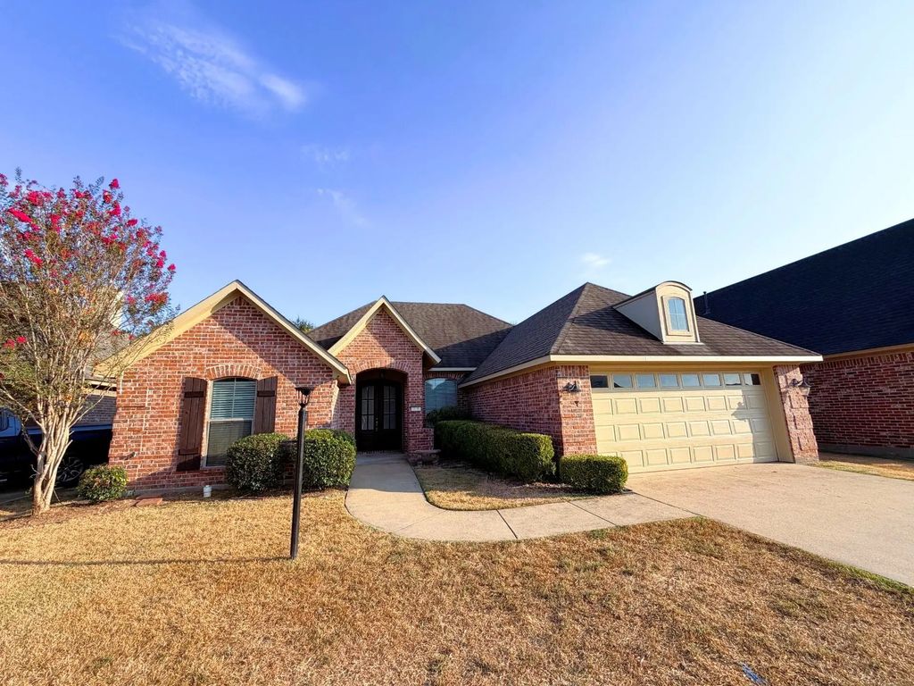 338 Wood Springs, Haughton