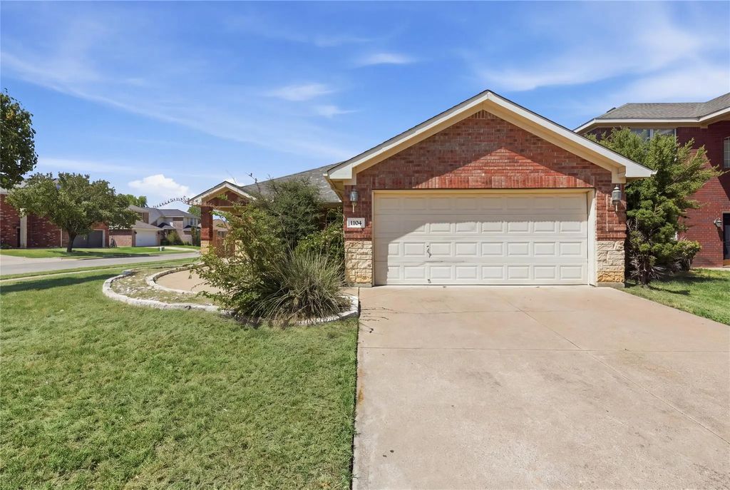 1104 Deedee Creek Drive, Euless