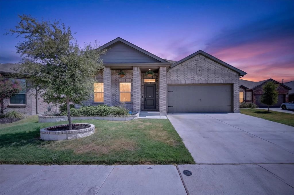 8812 Russano Road, Fort Worth