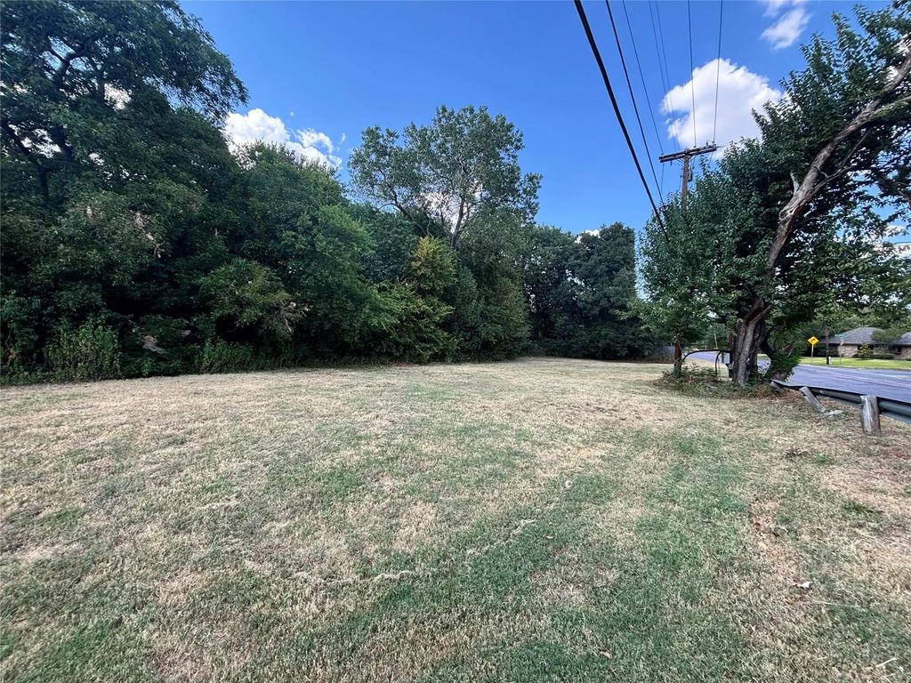 W Lamberth Road, Sherman