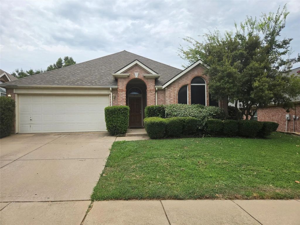 211 Crepe Myrtle Drive, Euless