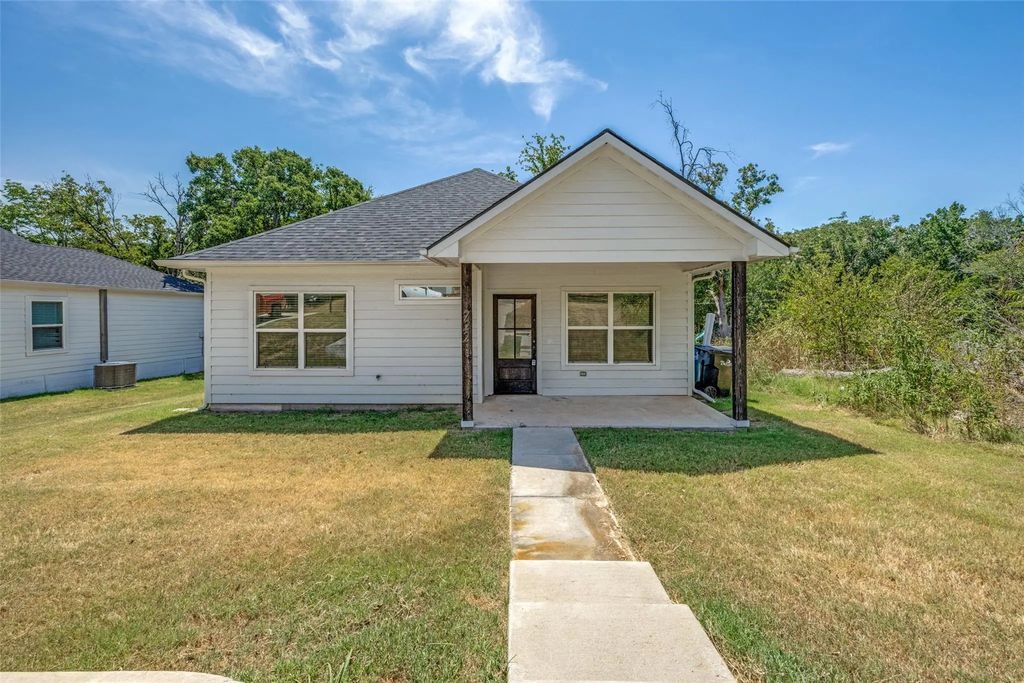 722 E Woodard Street, Denison