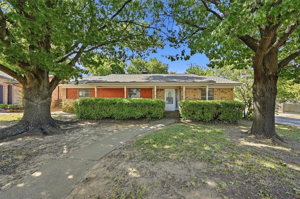 1214 Glasgow Drive, Sherman