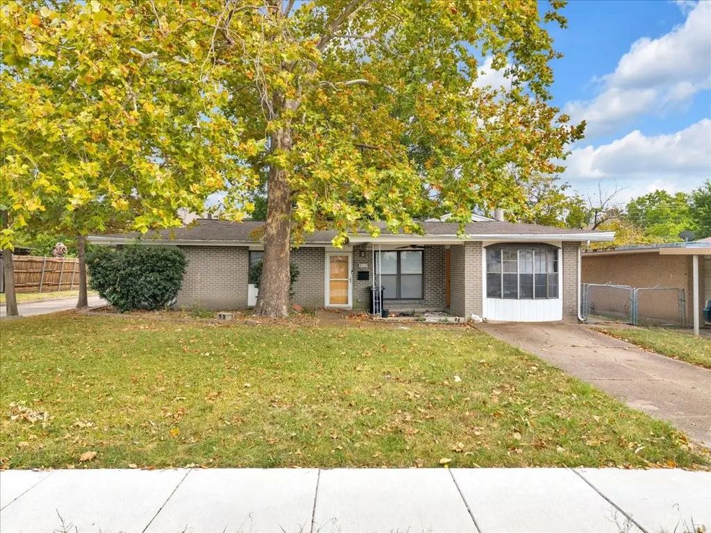 812 W Grubb Drive, Mesquite