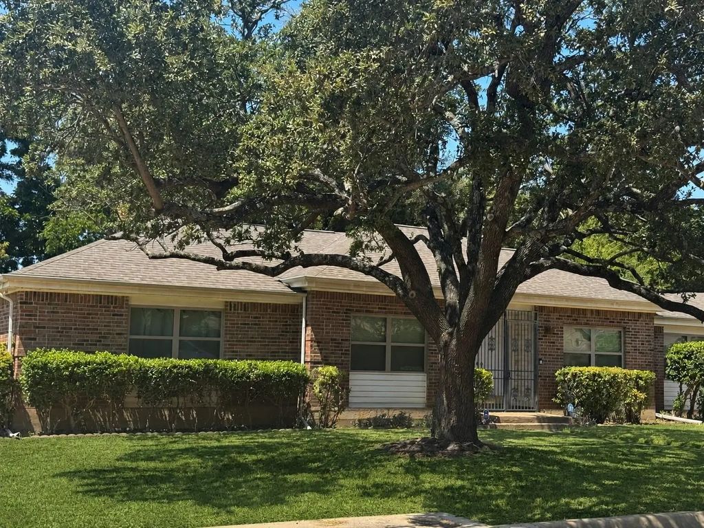 2108 Barron Lane, Fort Worth