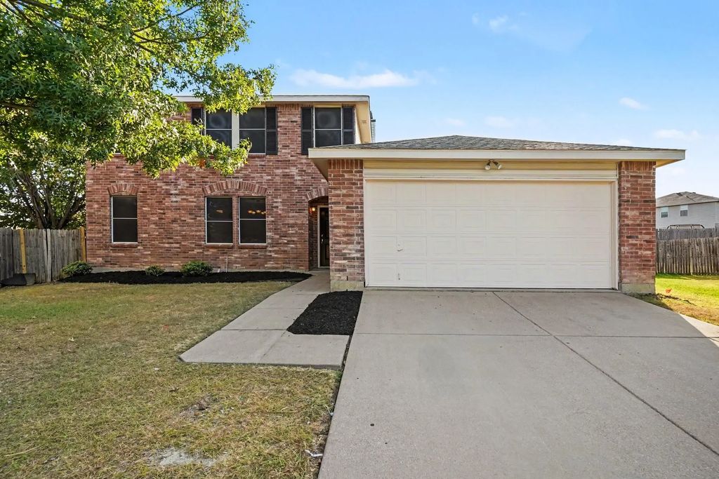 1404 Sunflower Court, Burleson