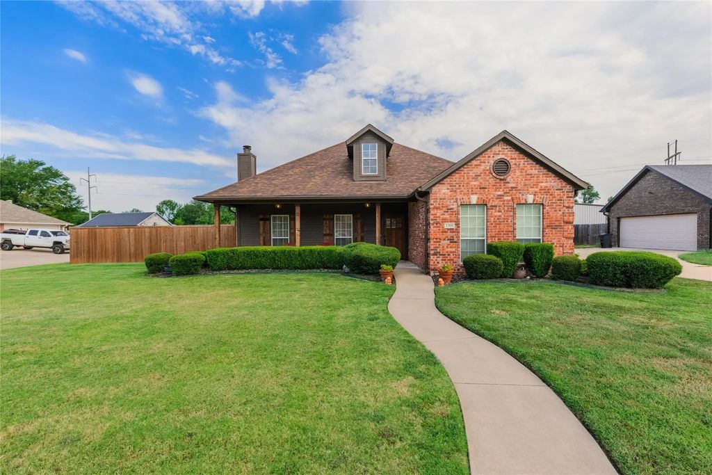 1308 Madeline Street, Commerce