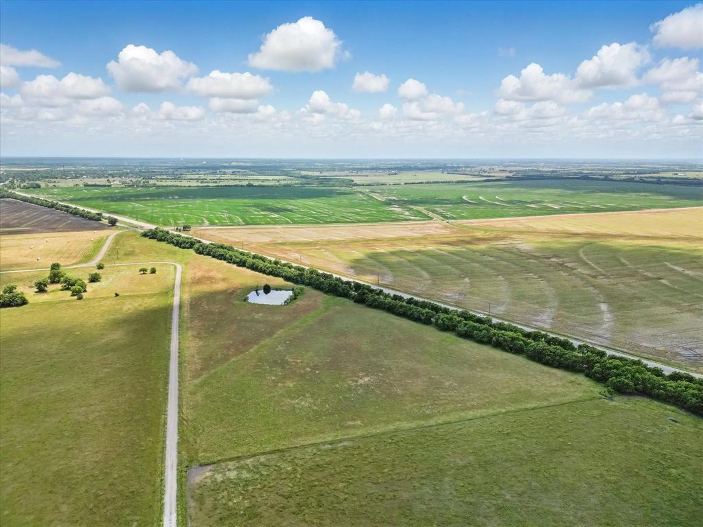 6500 County Road 1050, Celeste