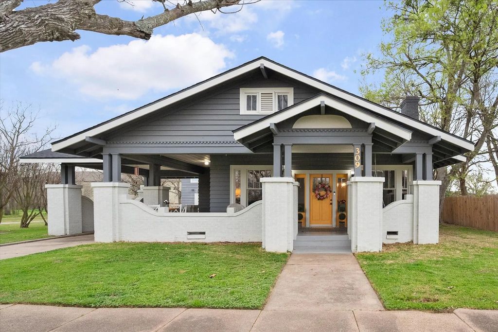 309 S Avenue B, Wortham