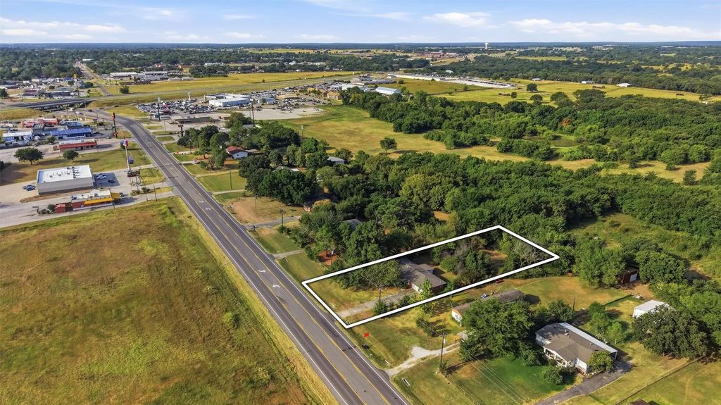 1017 Highway 377 N, Whitesboro