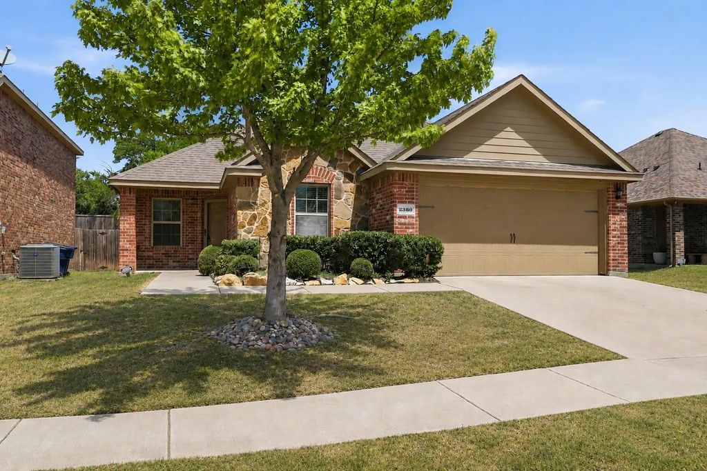2380 Willard Way, Forney