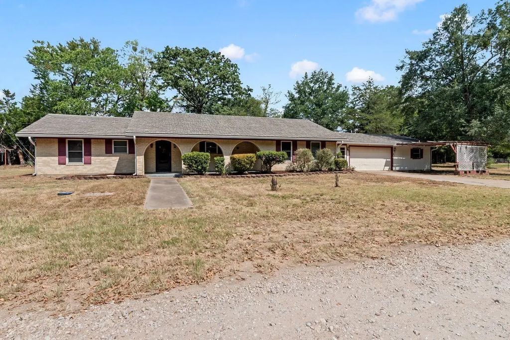 126 Private Road 6080, Mabank