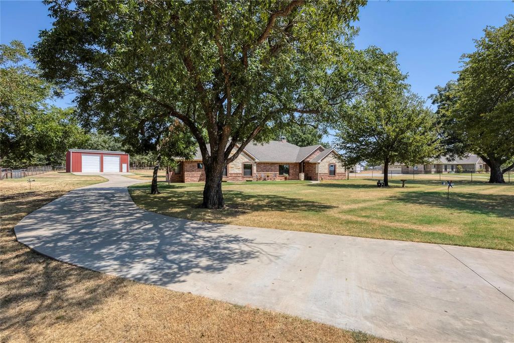 448 County Road 3690, Boyd